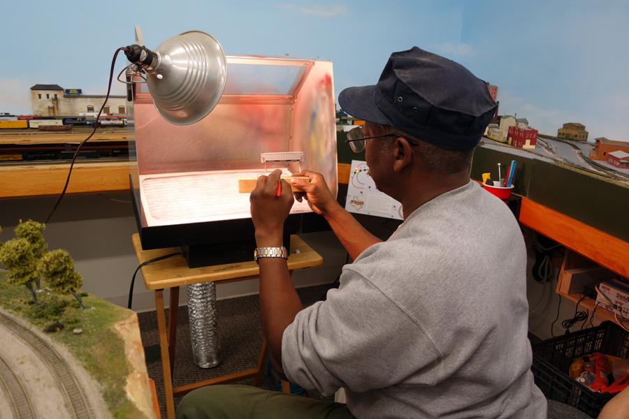 Joe Kingsberry's spray painting clinic