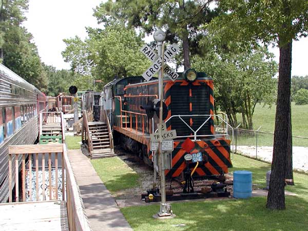 N'Crowd visits the Gulf Coast Railroad Museum